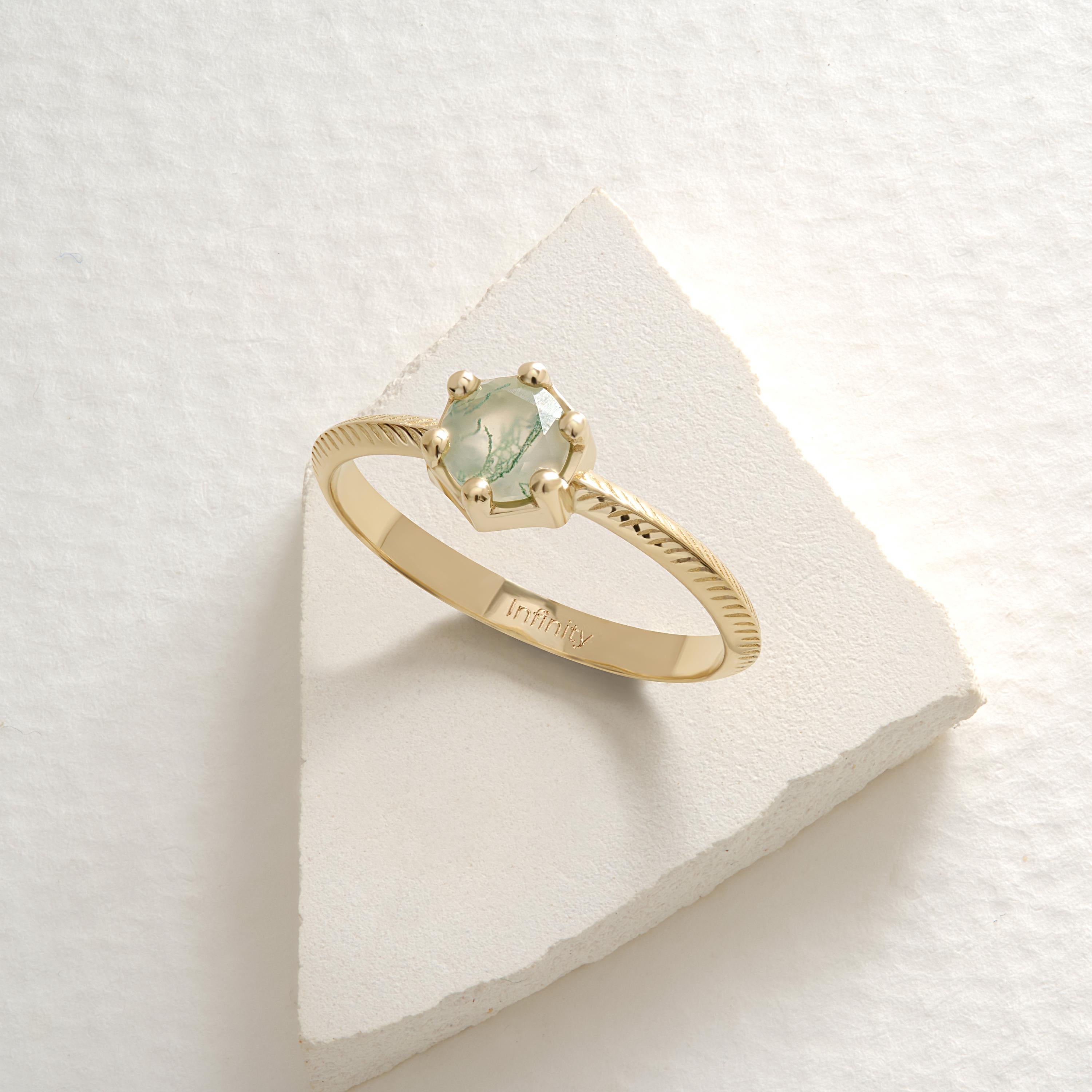 Natural Moss Agate Wedding Ring – 10K / 14K / 18K Solid Gold 🍃💎
A genuine moss agate engagement ring inspired by raw nature’s beauty. The unique green patterns of the 5 mm moss agate stone make each piece truly one-of-a-kind. Perfect for women who love earthy elegance and natural gemstones.