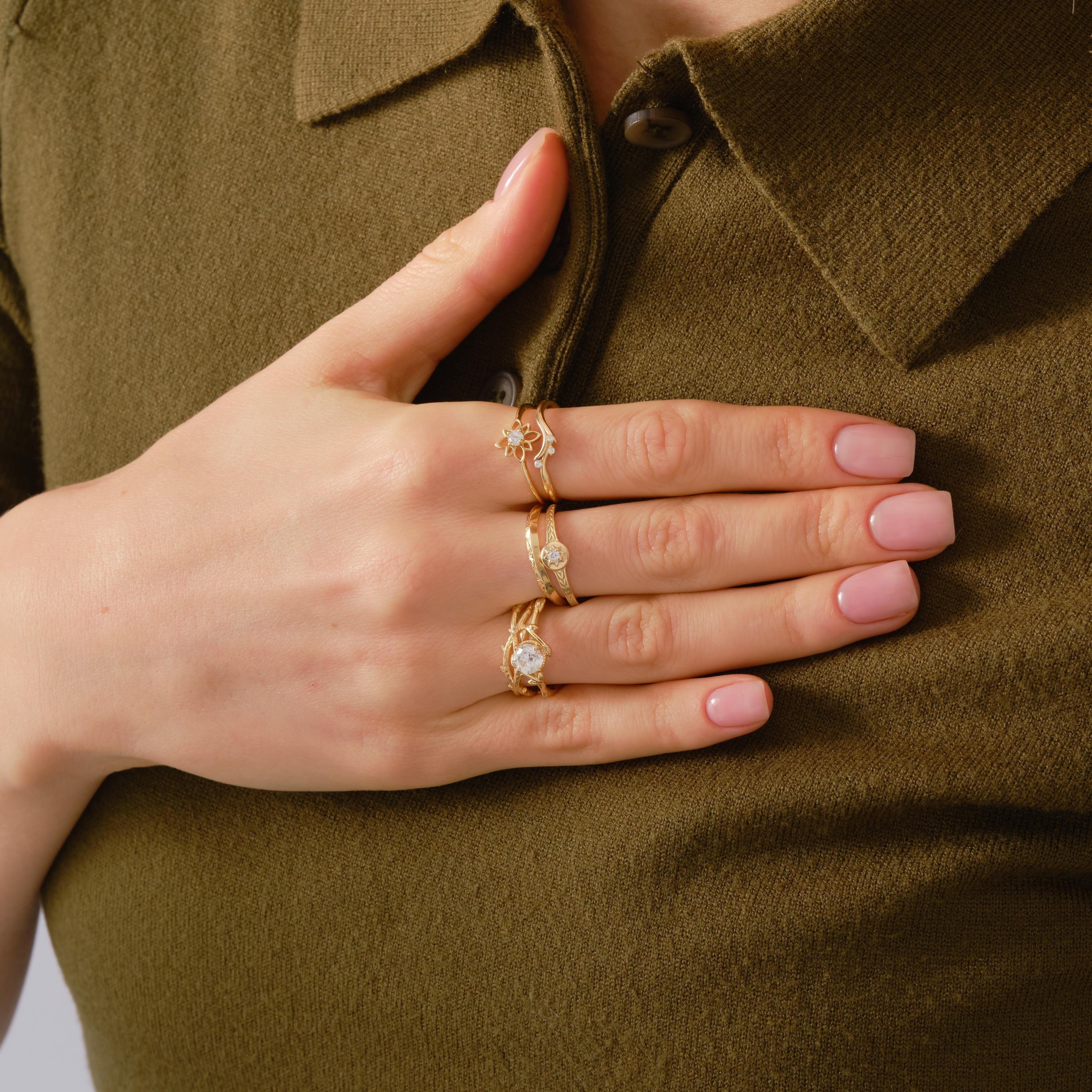 💍 Round Diamond Ring | 14K Solid Gold Braided Texture Band – Vintage Floral Style

This timeless round diamond ring features a delicate braided and floral textured band, designed to reflect vintage charm with a modern minimalist touch. The sparkling round-cut center stone is set securely to enhance brilliance, making this ring a perfect choice for everyday elegance or meaningful occasions.

Handcrafted from solid gold, this refined design is ideal as a diamond wedding ring,