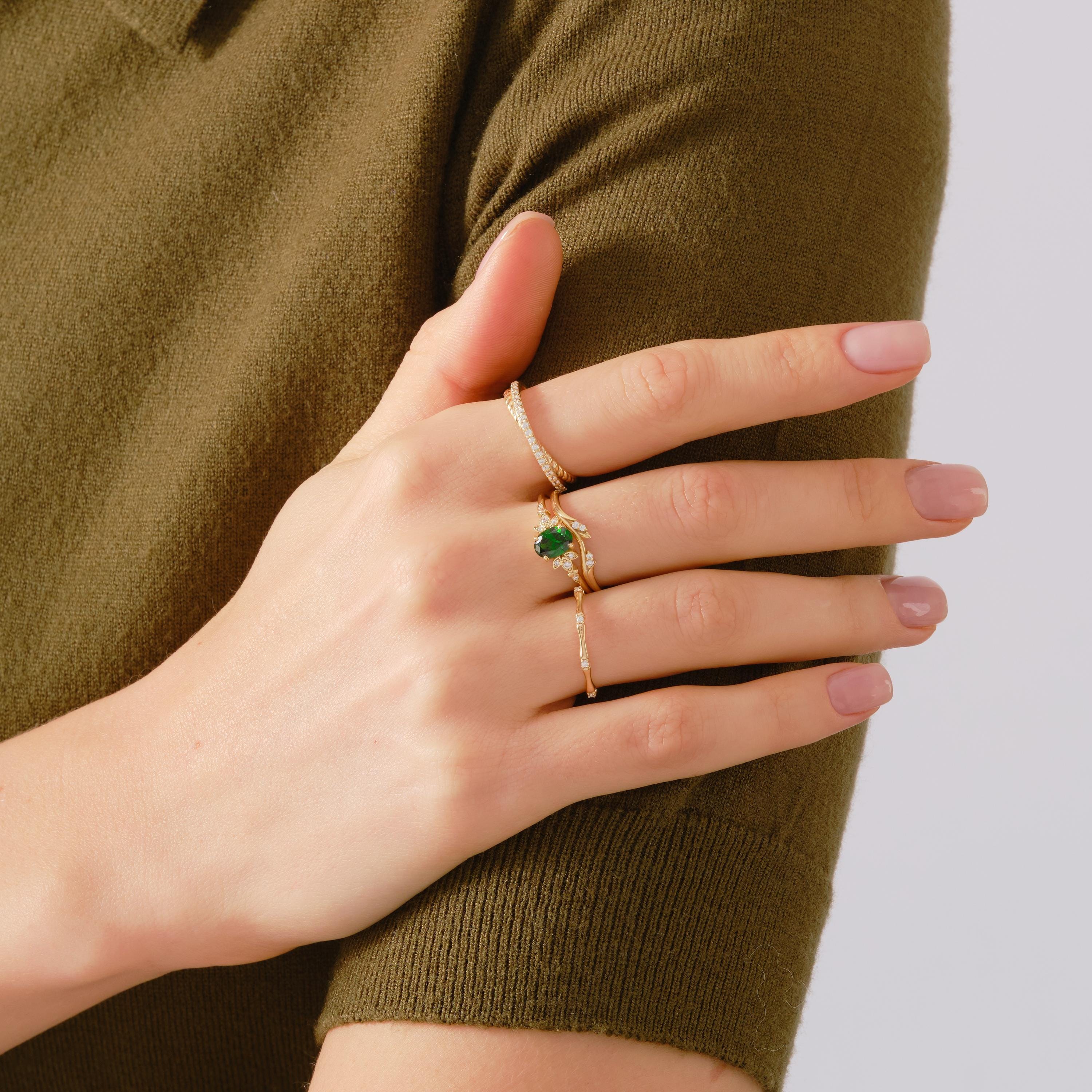 ✨ Criss Cross Diamond Ring | 14K Solid Gold Twisted Rope Band

Modern elegance meets timeless craftsmanship in this stunning Criss Cross Diamond Ring. Designed with a graceful X-shaped (criss-cross) silhouette and a textured twisted rope band, this ring blends minimalism with brilliance—perfect for everyday luxury and meaningful moments.