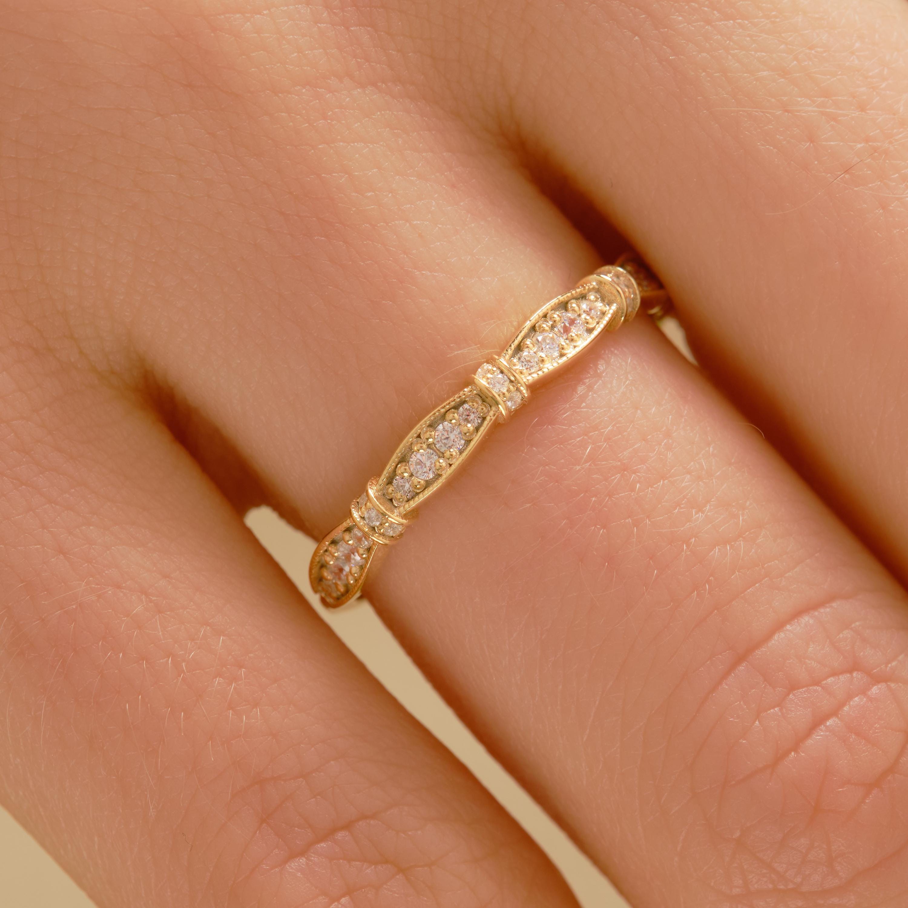 14K Solid Gold Peridot Ring, Oval Birthstone Ring with Side Diamond Band, Peridot Green Gemstone Rings for Women