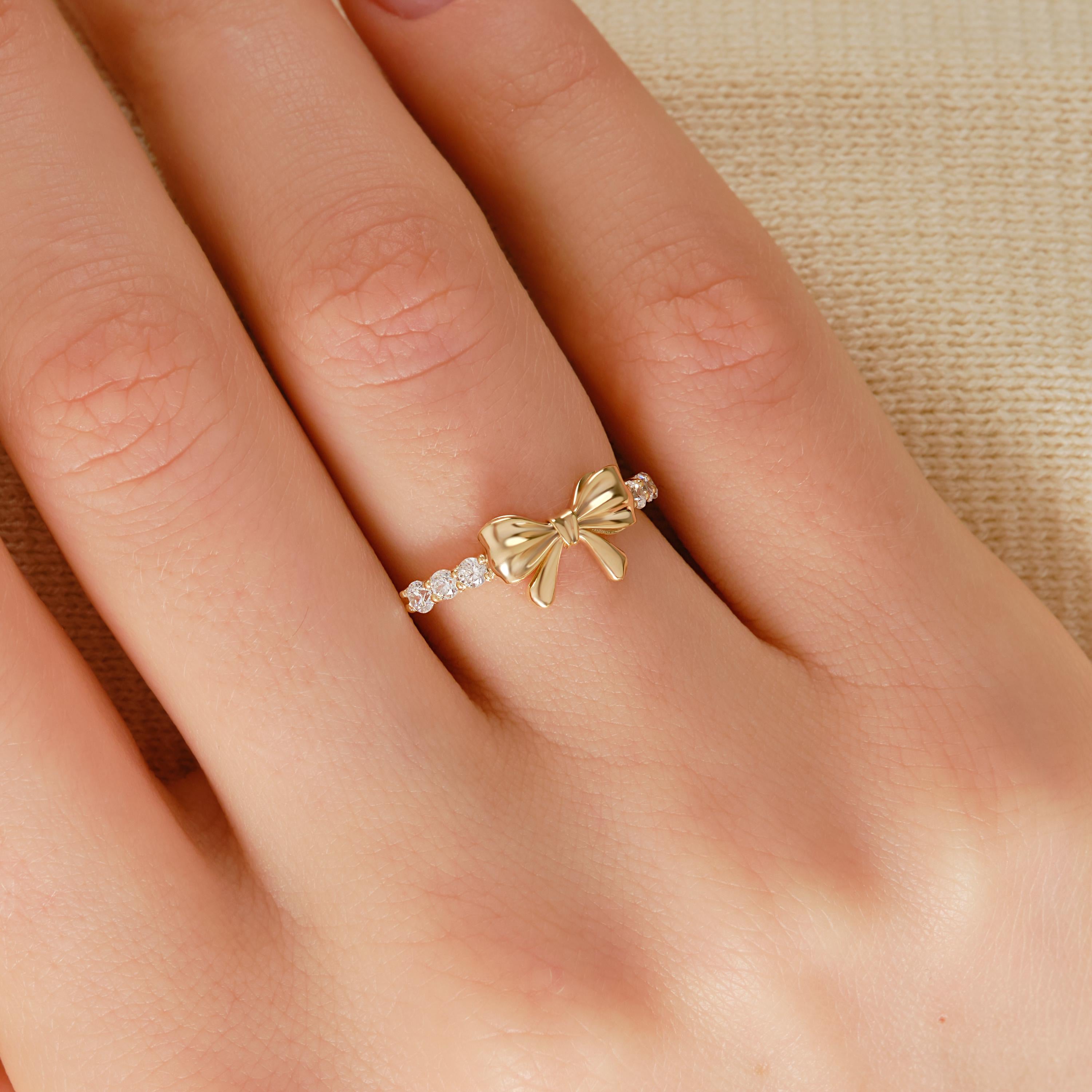 14K Solid Gold Peridot Ring, Oval Birthstone Ring with Side Diamond Band, Peridot Green Gemstone Rings for Women